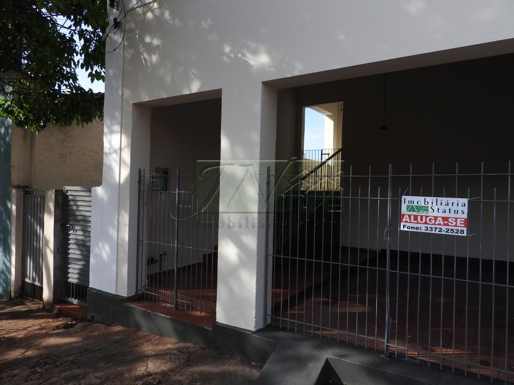 Alugar Residenciais / Casas em Santa Cruz do Rio Pardo R$ 800,00 - Foto 2