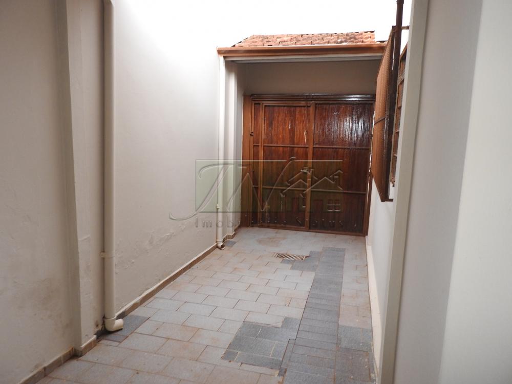 Alugar Residenciais / Casas em Santa Cruz do Rio Pardo R$ 1.200,00 - Foto 9