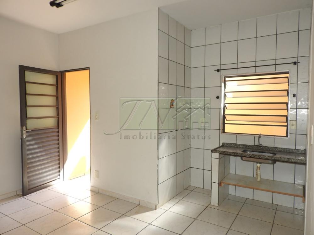 Alugar Residenciais / Casas em Santa Cruz do Rio Pardo R$ 900,00 - Foto 5