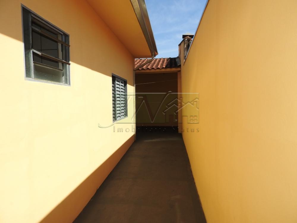 Alugar Residenciais / Casas em Santa Cruz do Rio Pardo R$ 900,00 - Foto 13