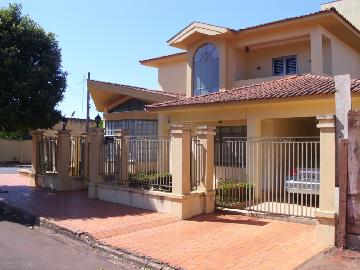 Alugar Residenciais / Casas em Santa Cruz do Rio Pardo. apenas R$ 1.000.000,00
