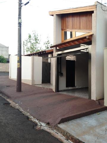 Comprar Residenciais / Casas em Santa Cruz do Rio Pardo R$ 430.000,00 - Foto 2