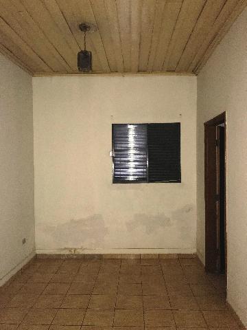 Alugar Residenciais / Casas em Santa Cruz do Rio Pardo R$ 800,00 - Foto 7