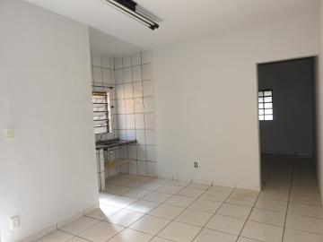 Alugar Residenciais / Casas em Santa Cruz do Rio Pardo R$ 900,00 - Foto 6