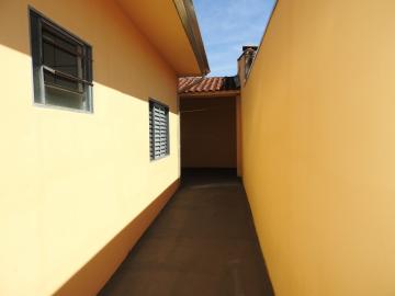 Alugar Residenciais / Casas em Santa Cruz do Rio Pardo R$ 900,00 - Foto 13