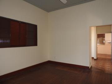 Alugar Residenciais / Casas em Santa Cruz do Rio Pardo R$ 1.500,00 - Foto 6
