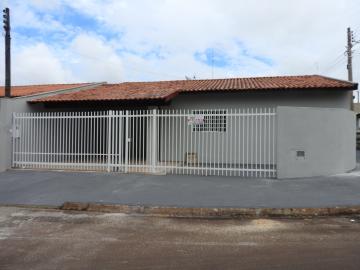 Residenciais / Casas em Santa Cruz do Rio Pardo , Comprar por R$270.000,00