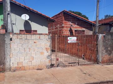 Comprar Residenciais / Casas em Santa Cruz do Rio Pardo R$ 85.000,00 - Foto 2