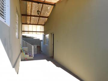 Alugar Residenciais / Casas em Santa Cruz do Rio Pardo R$ 2.500,00 - Foto 15