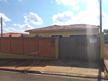 Alugar Residenciais / Casas em Santa Cruz do Rio Pardo. apenas R$ 300.000,00