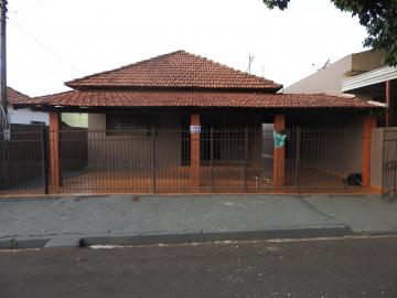 Alugar Residenciais / Casas em Santa Cruz do Rio Pardo. apenas R$ 1.000,00