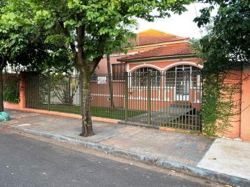 Alugar Residenciais / Casas em Santa Cruz do Rio Pardo R$ 2.200,00 - Foto 2