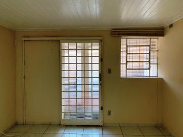 Alugar Residenciais / Casas em Santa Cruz do Rio Pardo R$ 2.200,00 - Foto 17