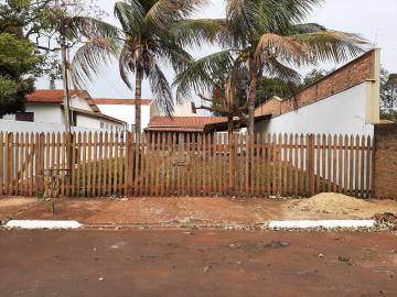 Residenciais / Casas em Santa Cruz do Rio Pardo Alugar por R$1.300,00