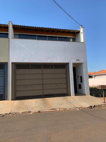 Alugar Residenciais / Casas em Santa Cruz do Rio Pardo. apenas R$ 450.000,00