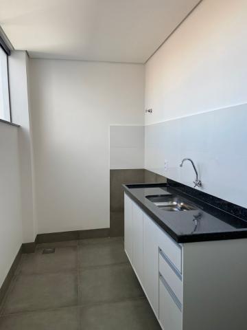 Alugar Residenciais / Casas em Santa Cruz do Rio Pardo R$ 2.500,00 - Foto 8