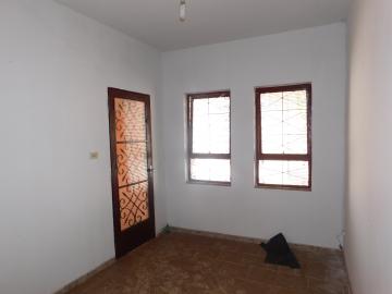 Alugar Residenciais / Casas em Santa Cruz do Rio Pardo R$ 800,00 - Foto 4