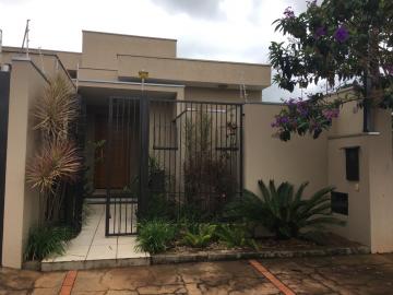 Alugar Residenciais / Casas em Santa Cruz do Rio Pardo. apenas R$ 1.000.000,00