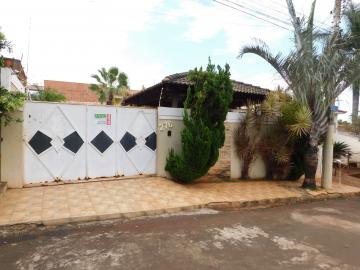 Residenciais / Casas em Santa Cruz do Rio Pardo Alugar por R$1.900,00