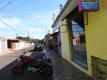 Alugar Comerciais / Sala Comercial em Santa Cruz do Rio Pardo R$ 600,00 - Foto 3