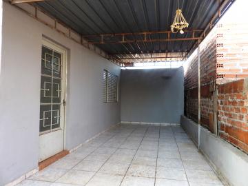 Residenciais / Casas em Santa Cruz do Rio Pardo , Comprar por R$250.000,00