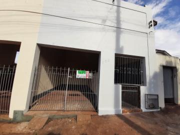 Alugar Residenciais / Casas em Santa Cruz do Rio Pardo. apenas R$ 800,00