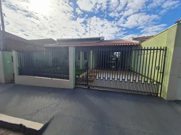 Alugar Residenciais / Casas em Santa Cruz do Rio Pardo. apenas R$ 790.000,00