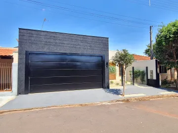 Residenciais / Casas em Santa Cruz do Rio Pardo , Comprar por R$540.000,00