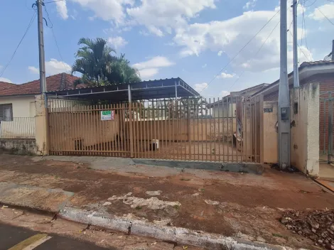 Residenciais / Casas em Santa Cruz do Rio Pardo , Comprar por R$200.000,00