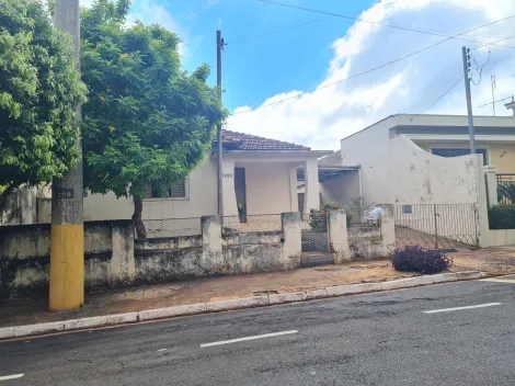 Alugar Residenciais / Casas em Santa Cruz do Rio Pardo. apenas R$ 270.000,00