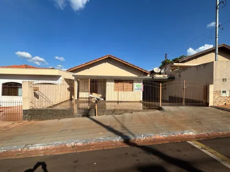 Alugar Residenciais / Casas em Santa Cruz do Rio Pardo. apenas R$ 370.000,00