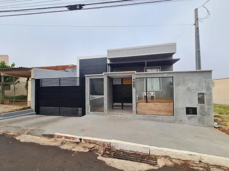 Residenciais / Casas em Santa Cruz do Rio Pardo , Comprar por R$870.000,00