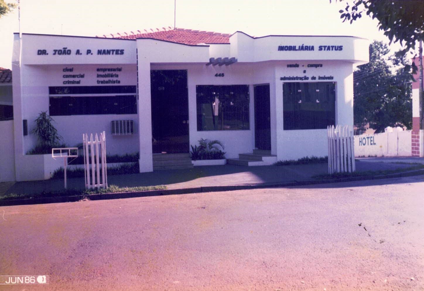 Antiga Sede da Imobiliria Status (1986)