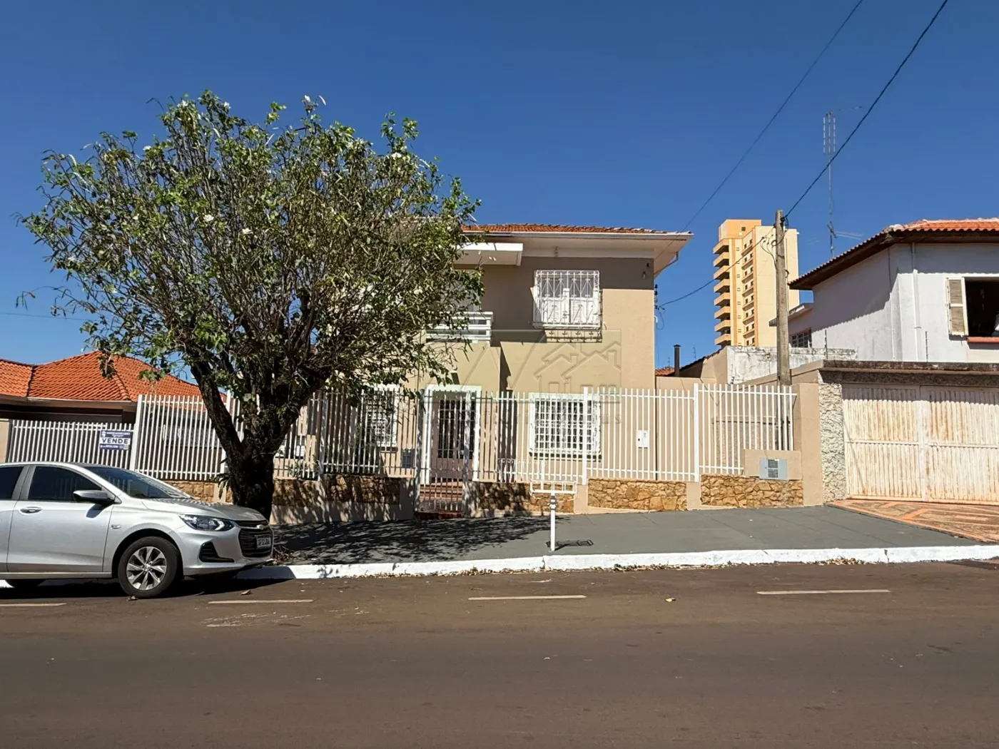 Alugar Residenciais / Casas em Santa Cruz do Rio Pardo R$ 1.400,00 - Foto 1