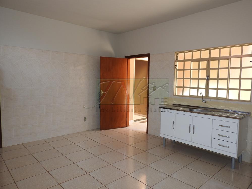 Alugar Residenciais / Casas em Santa Cruz do Rio Pardo R$ 1.300,00 - Foto 7