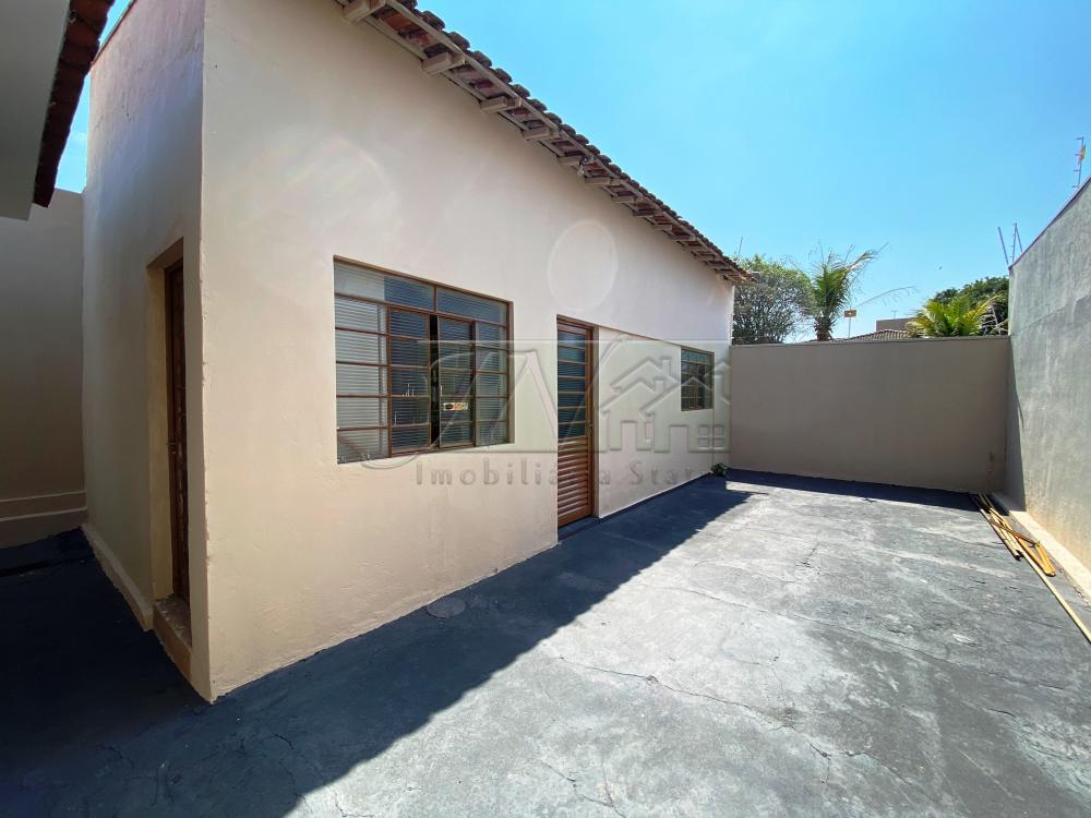 Alugar Residenciais / Casas em Santa Cruz do Rio Pardo R$ 2.300,00 - Foto 47