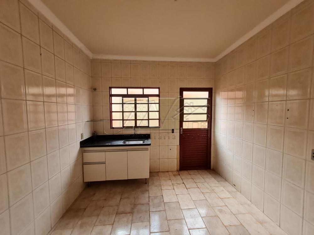 Alugar Residenciais / Casas em Santa Cruz do Rio Pardo R$ 850,00 - Foto 4