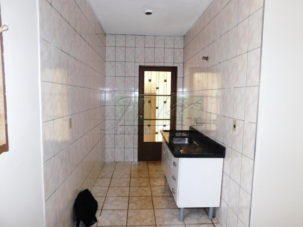 Alugar Residenciais / Casas em Santa Cruz do Rio Pardo R$ 1.100,00 - Foto 17