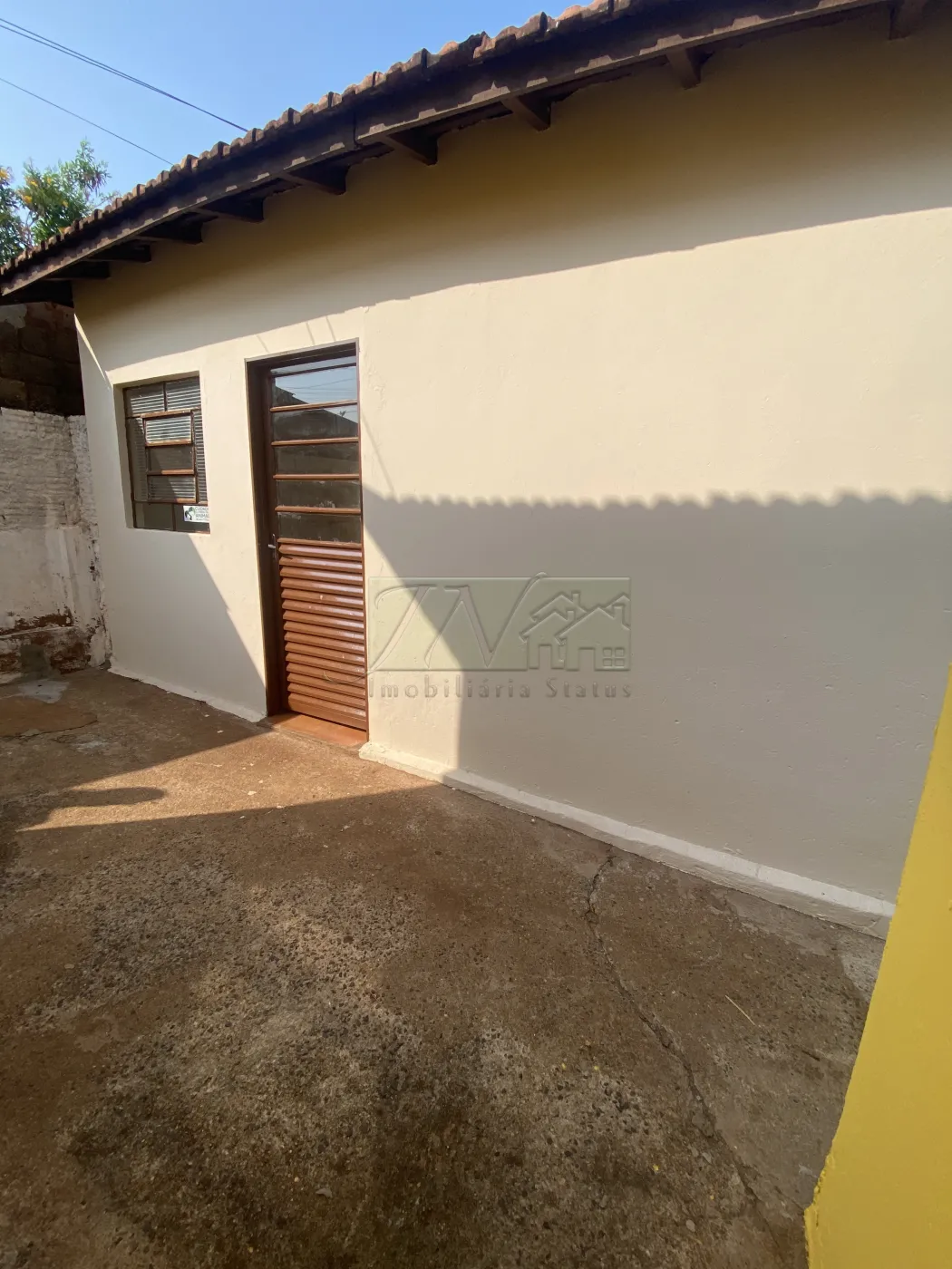 Alugar Residenciais / Casas em Santa Cruz do Rio Pardo R$ 700,00 - Foto 4