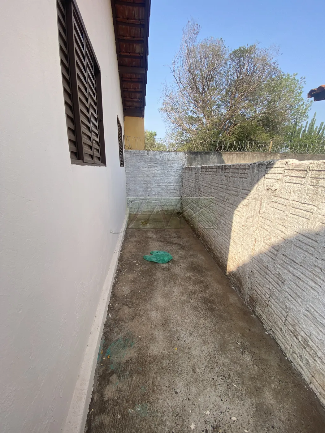 Alugar Residenciais / Casas em Santa Cruz do Rio Pardo R$ 700,00 - Foto 5