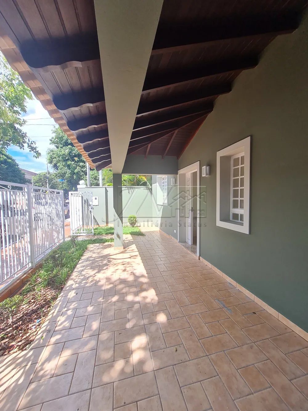 Alugar Residenciais / Casas em Santa Cruz do Rio Pardo R$ 3.000,00 - Foto 2