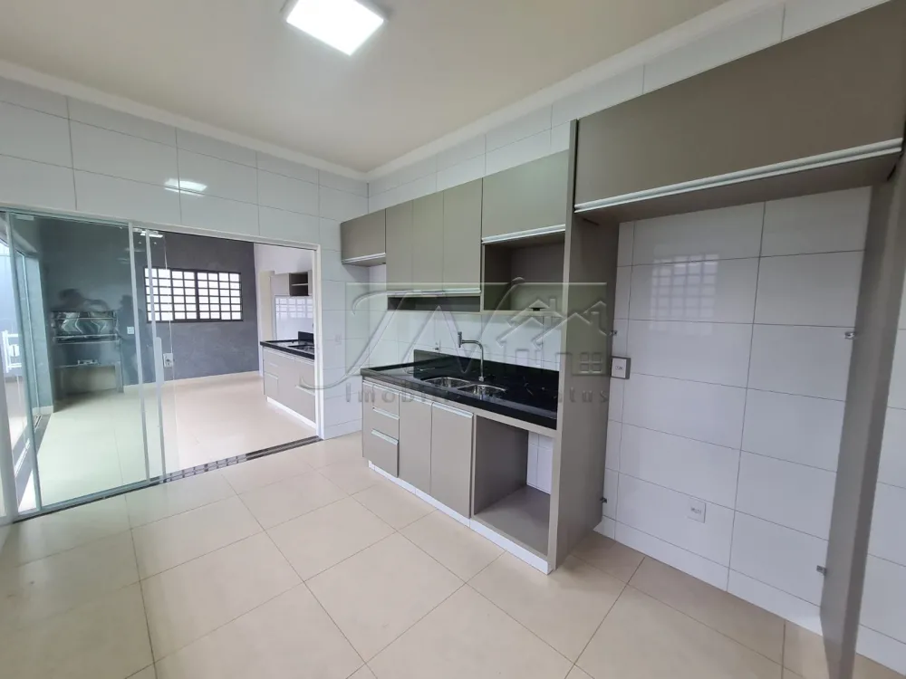 Alugar Residenciais / Casas em Santa Cruz do Rio Pardo R$ 2.600,00 - Foto 13