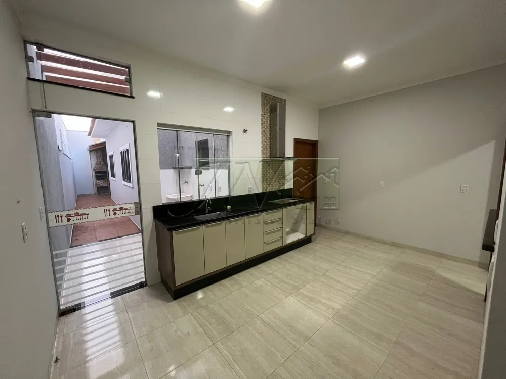 Alugar Residenciais / Casas em Santa Cruz do Rio Pardo R$ 1.600,00 - Foto 6