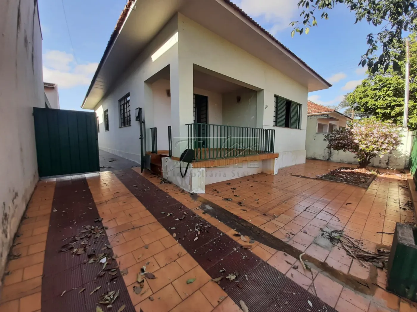 Alugar Residenciais / Casas em Santa Cruz do Rio Pardo R$ 2.500,00 - Foto 2