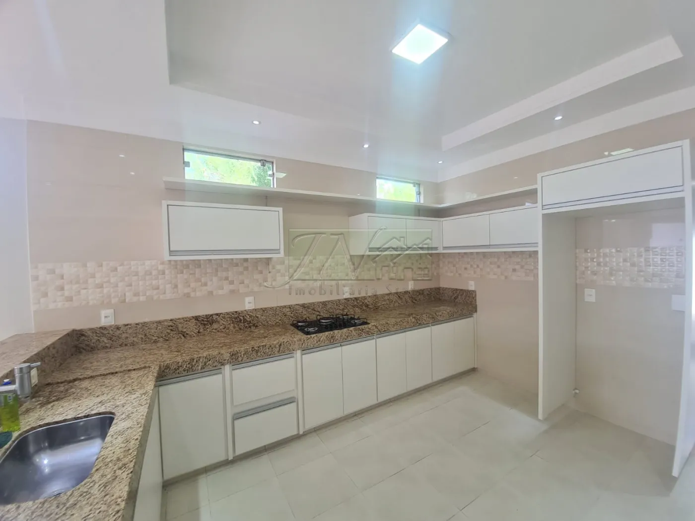 Comprar Residenciais / Casas em Santa Cruz do Rio Pardo R$ 600.000,00 - Foto 5