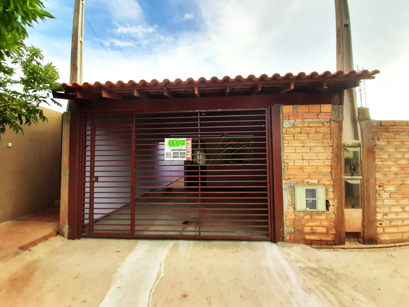 Alugar Residenciais / Casas em Santa Cruz do Rio Pardo R$ 950,00 - Foto 1