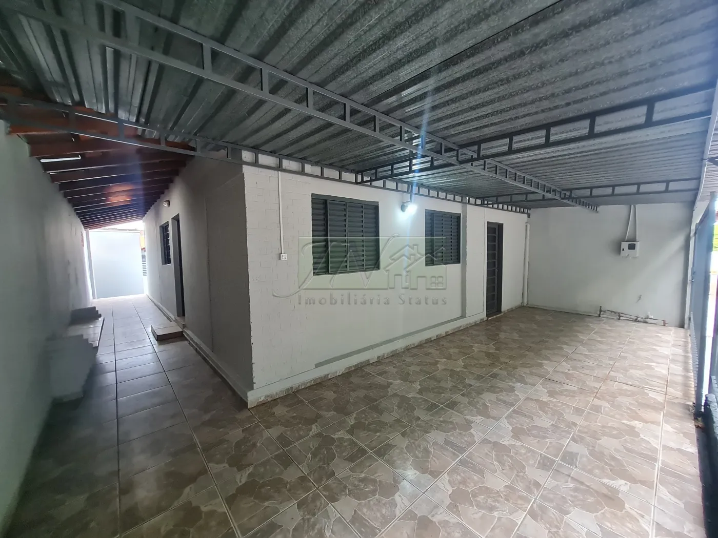 Alugar Residenciais / Casas em Santa Cruz do Rio Pardo R$ 1.300,00 - Foto 2