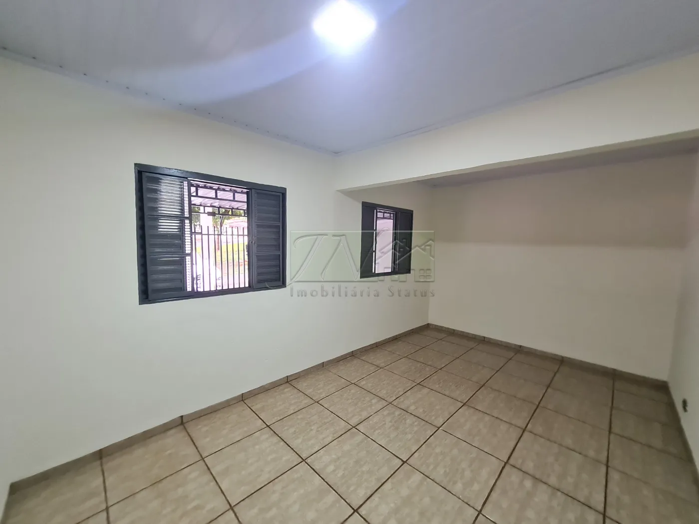 Alugar Residenciais / Casas em Santa Cruz do Rio Pardo R$ 1.300,00 - Foto 5