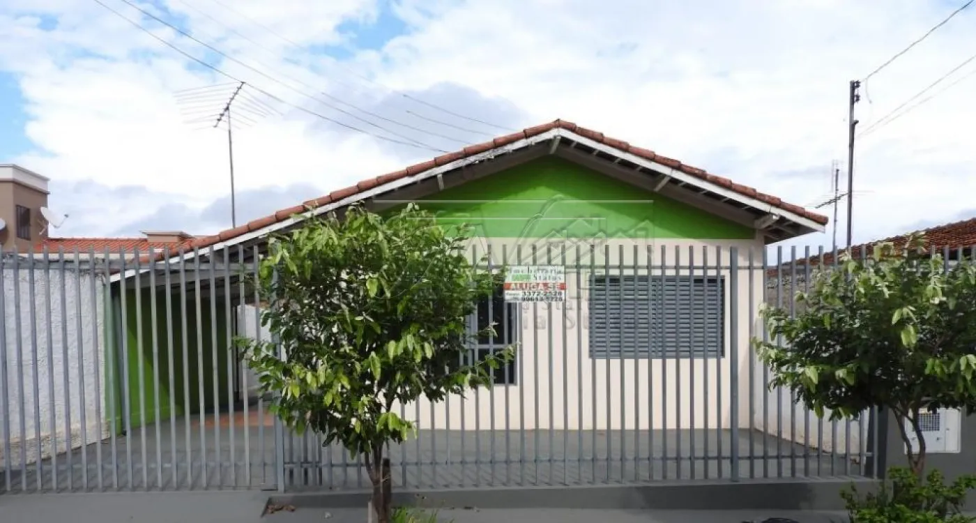 Comprar Residenciais / Casas em Santa Cruz do Rio Pardo R$ 450.000,00 - Foto 1