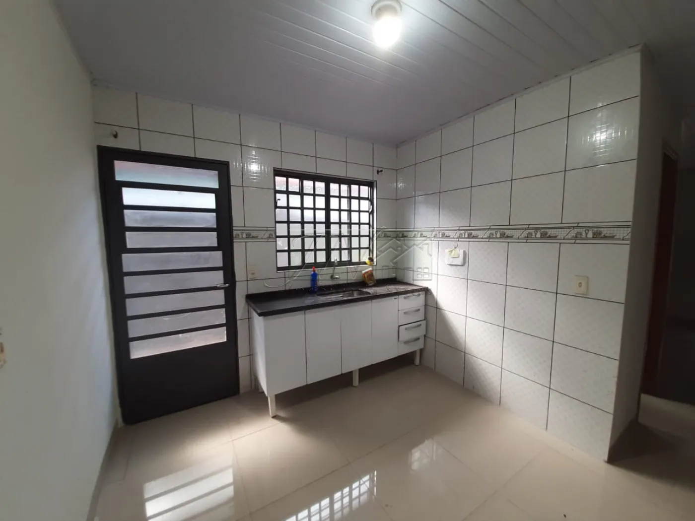 Alugar Residenciais / Casas em Santa Cruz do Rio Pardo R$ 800,00 - Foto 8